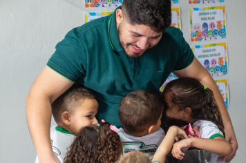 Prefeitura de Rafael Fernandes Investe na Educação, com Entrega de Kits de Material Escolar